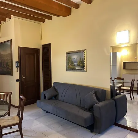 Johnny 4 アパート *